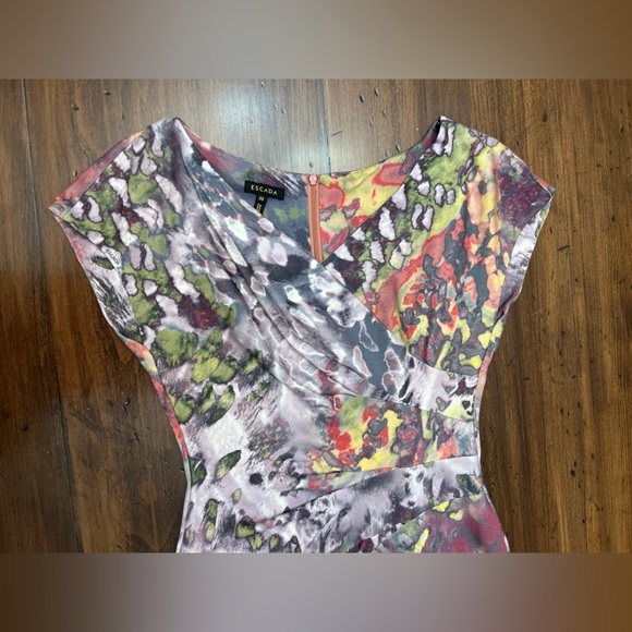 Escada Watercolor Dress Size 36 US 6 Colorful Designer Business Knit Summer EUC - Picture 3 of 16